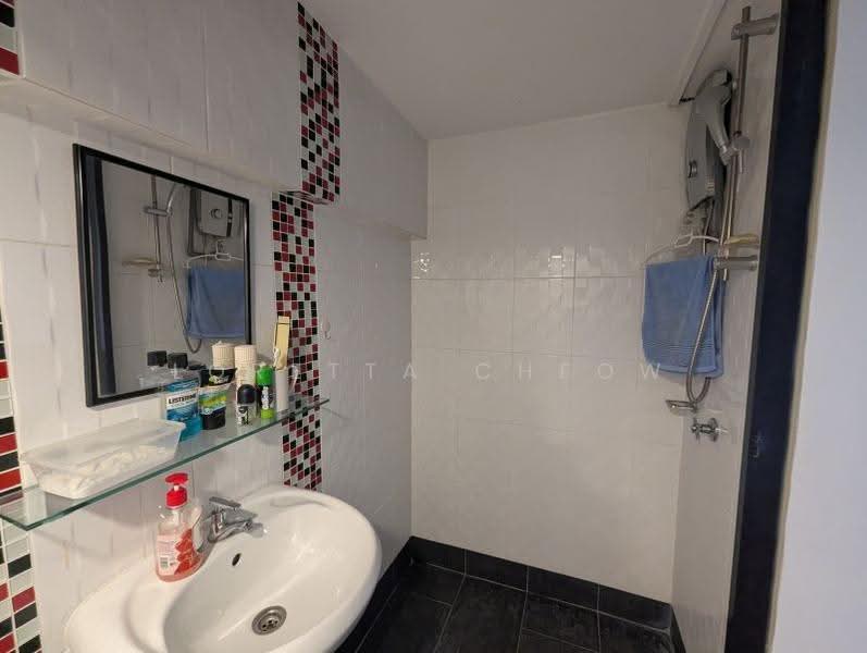 First Floor Bathroom