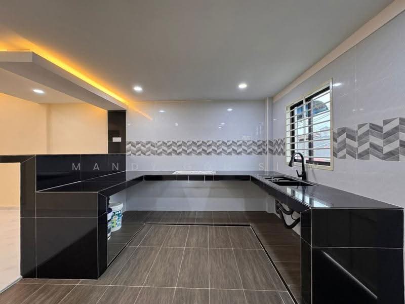 Rumah Teres 1-Tingkat untuk Dijual di Taman Perling (Perling) - Mandy Goh Siew Li - Kitchen - PropertyGuru.com.my