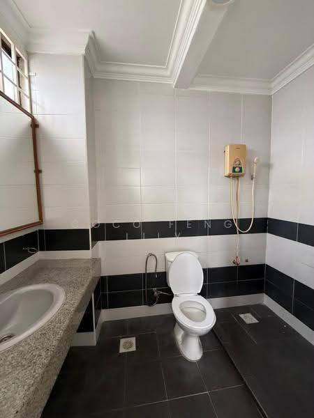 2-storey Terraced House for Sale in Taman Desa Cemerlang (Batu Pahat) - Coco Feng Lily - Bathroom - PropertyGuru.com.my