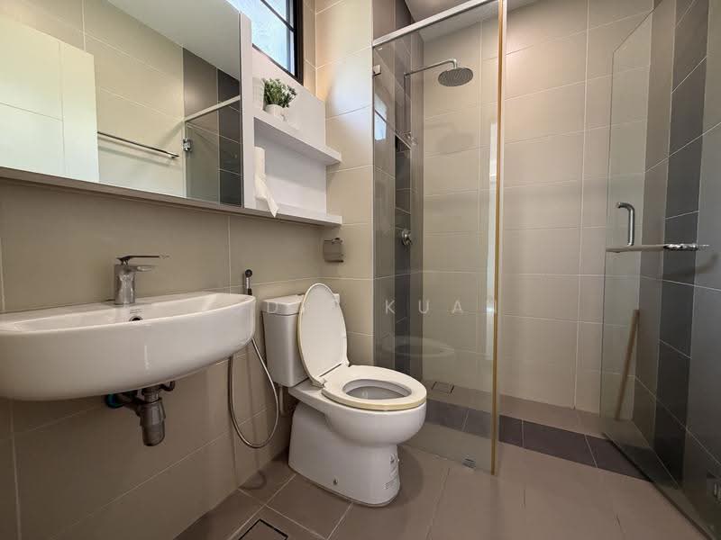 Master Bedroom Ensuite Bathroom