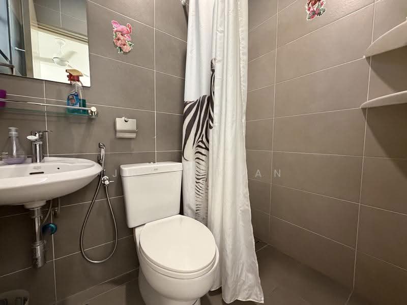 Bedroom 2 Ensuite Bathroom