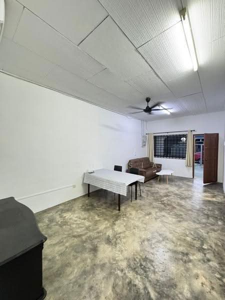 1-storey Terraced House for Rent in Taman Ungku Tun Aminah (Skudai) - John Sia - Living Room - PropertyGuru.com.my