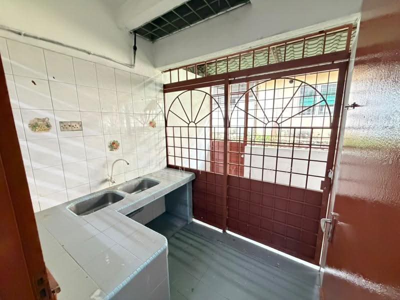 Wet Kitchen