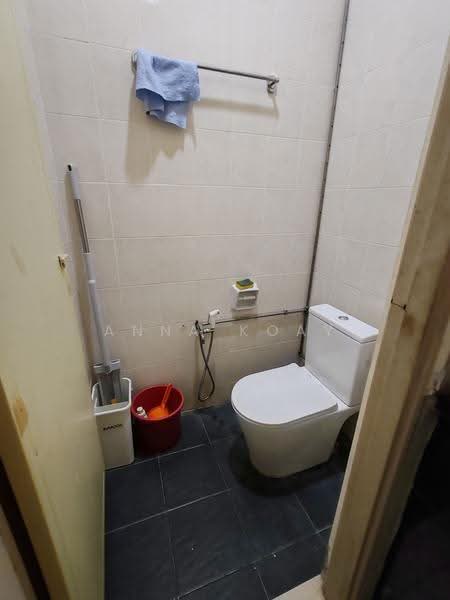 Rumah Flat untuk Dijual di Lavender Park - Anna Koay - Bathroom - PropertyGuru.com.my