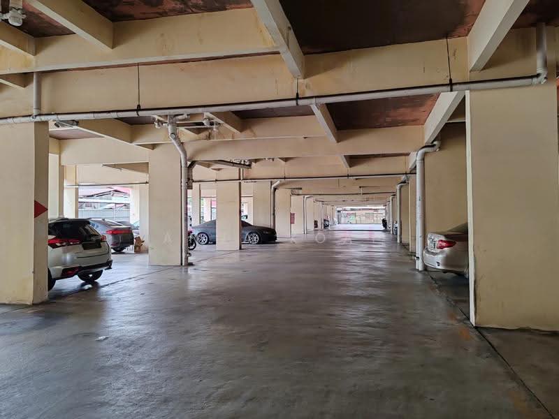 Rumah Flat untuk Dijual di Lavender Park - Anna Koay - Car Park - PropertyGuru.com.my
