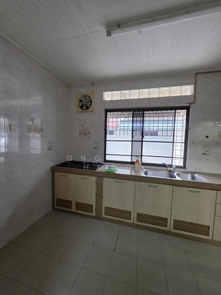 Flat for Sale at Taman Kenanga Seksyen 3 - Ong Lee Hong - Kitchen - PropertyGuru.com.my