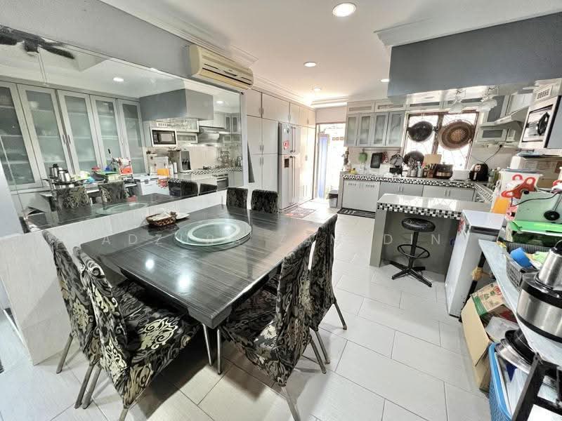 2.5-storey Terraced House for Sale in Taman Kosas (Ampang) - Adzura Zamedin - Kitchen - PropertyGuru.com.my