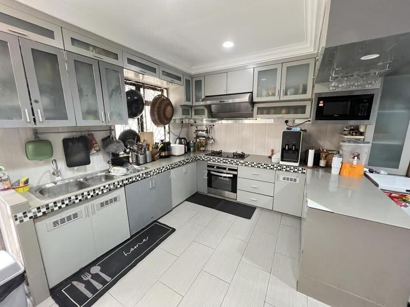 2.5-storey Terraced House for Sale in Taman Kosas (Ampang) - Adzura Zamedin - Kitchen - PropertyGuru.com.my