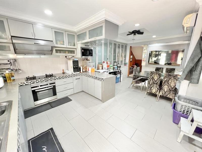 2.5-storey Terraced House for Sale in Taman Kosas (Ampang) - Adzura Zamedin - Kitchen - PropertyGuru.com.my