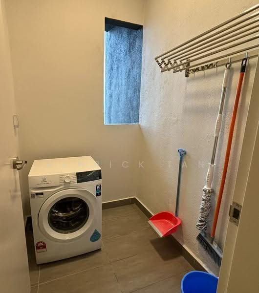 Service Residence for Sale at Aurora Subang Jaya - Henrick Tan - Interior - PropertyGuru.com.my