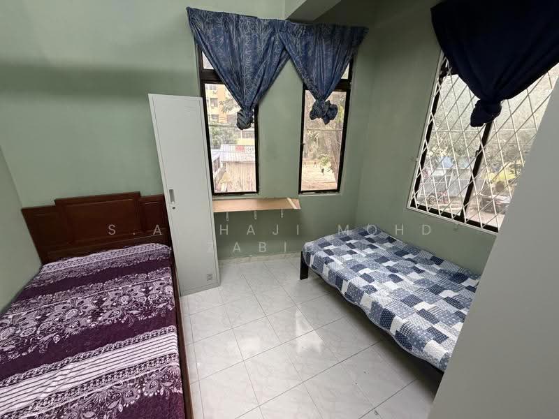 Pangsapuri untuk Disewa di Taman Haji Mohd Amin - S.a. Haji Mohd Zabidi - Bedroom - PropertyGuru.com.my