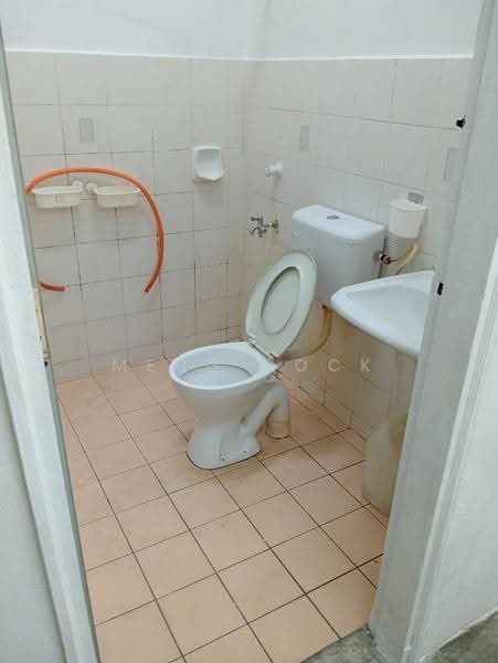 Apartment for Rent at Merpati Indah Apartment @ Bandar Putra Kulai - Meng Hock - Bathroom - PropertyGuru.com.my