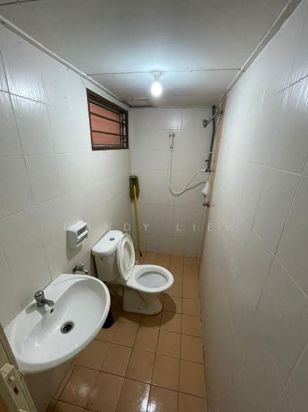 Rumah Bandar untuk Disewa di Taman Amansiara (Rawang) - Mandy Liew - Bathroom - PropertyGuru.com.my