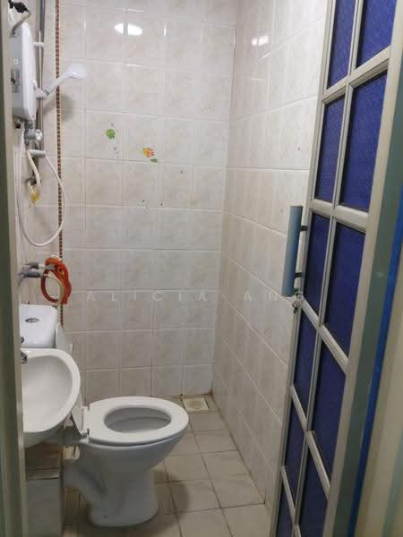 Apartment for Rent at Subang Perdana Goodyear Court 8 - Alicia Ang - Bathroom - PropertyGuru.com.my