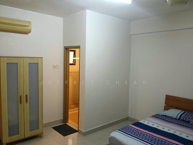 Kondominium untuk Disewa di Pelangi Astana - Jeffrey Cheah - Bedroom - PropertyGuru.com.my
