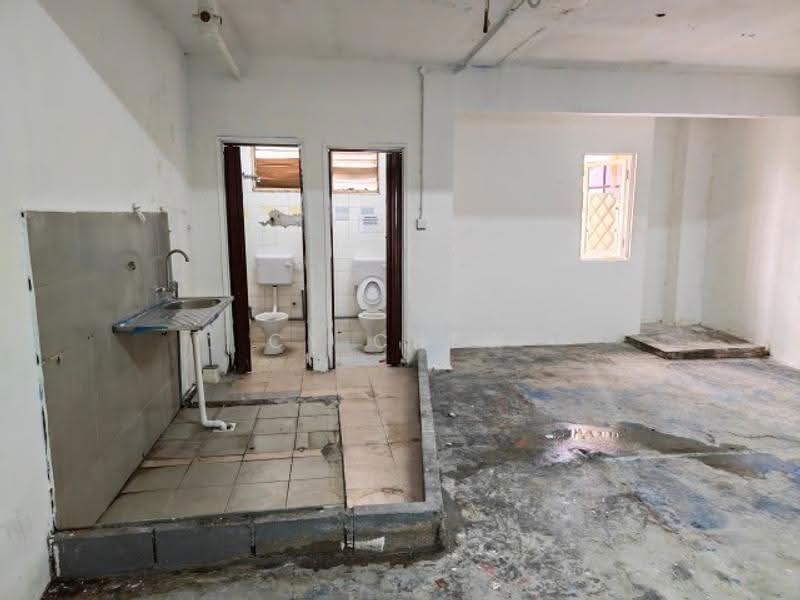 Kedai untuk Disewa di Taman Larkin Perdana (Johor Bahru) - CY Chew - Bathroom - PropertyGuru.com.my