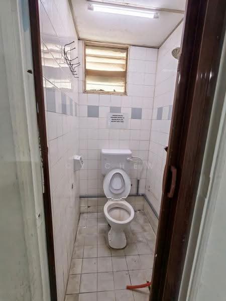 Kedai untuk Disewa di Taman Larkin Perdana (Johor Bahru) - CY Chew - Bathroom - PropertyGuru.com.my