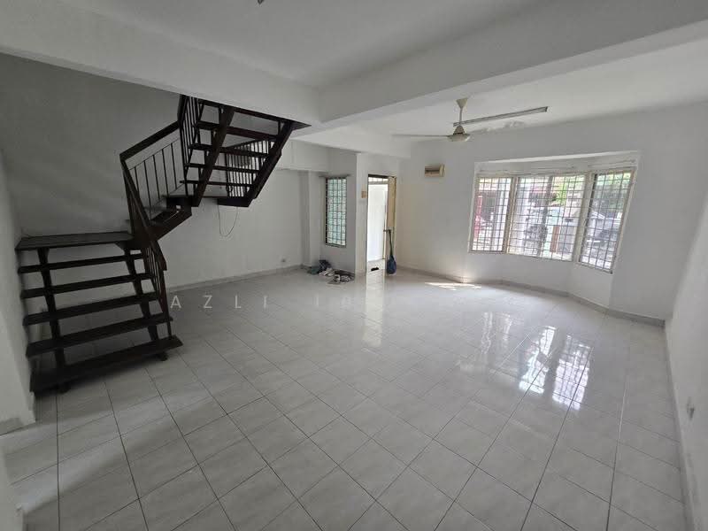 2-storey Terraced House for Sale in Seksyen 8 (Bangi) - Azli Ibrahim - Living Room - PropertyGuru.com.my