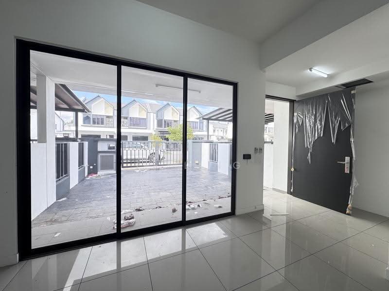 2-storey Terraced House for Rent in Dengkil (Selangor) - EE Ling - Entrance - PropertyGuru.com.my