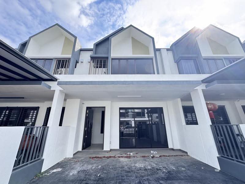 2-storey Terraced House for Rent in Dengkil (Selangor) - EE Ling - Exterior - PropertyGuru.com.my