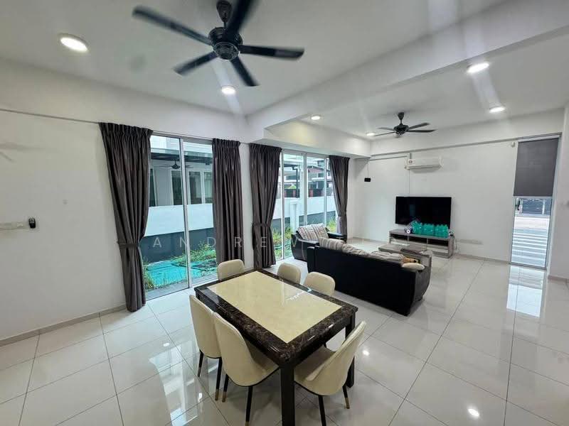 Cluster House for Rent in Taman Mount Austin (Tebrau) - Andrew Teo - Living Room - PropertyGuru.com.my