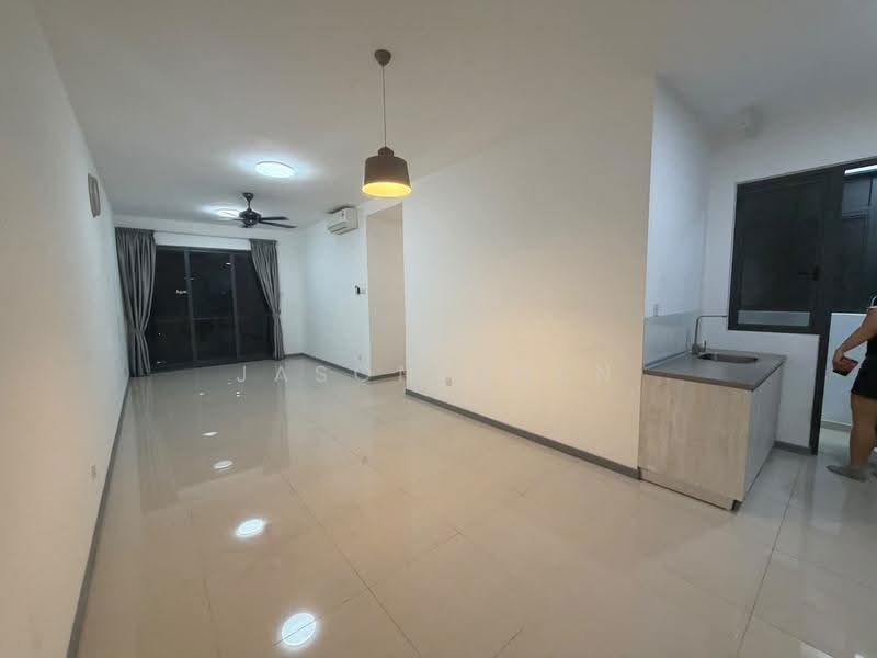 Kediaman Servis untuk Disewa di United Point (Residensi Berpadu) - Jason Chen - Living Room - PropertyGuru.com.my