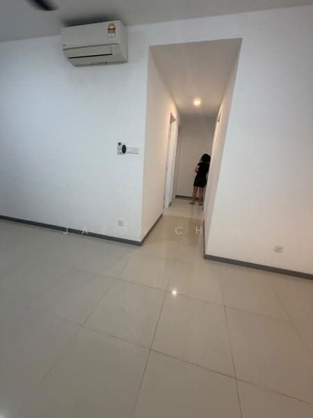 Kediaman Servis untuk Disewa di United Point (Residensi Berpadu) - Jason Chen - Corridor - PropertyGuru.com.my
