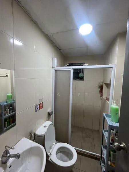 Kediaman Servis untuk Disewa di OUG Parklane - Iris Lee - Bathroom - PropertyGuru.com.my