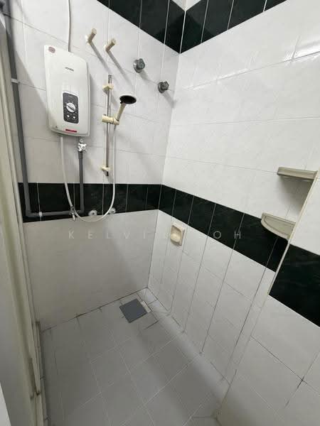 Rumah Teres 2-Tingkat untuk Disewa di Bandar Utama 4 (Bandar Utama) - Kelvin Soh - Bathroom - PropertyGuru.com.my
