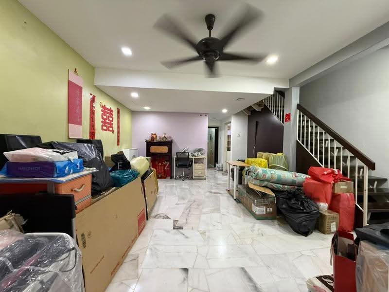 2-storey Terraced House for Sale in Bandar Baru Selayang Fasa 2a (Selayang) - Eliz Chan - Living Room - PropertyGuru.com.my