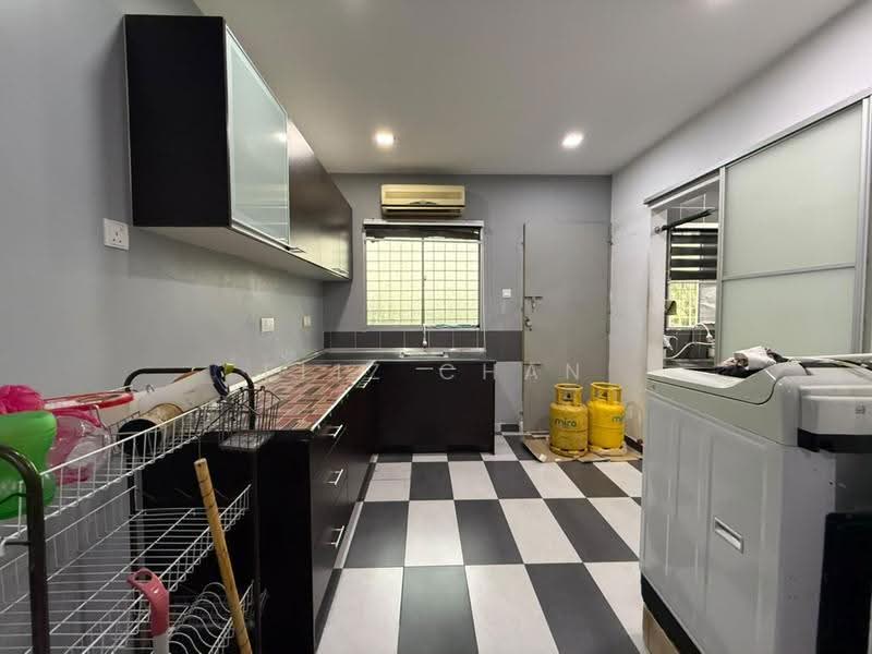 2-storey Terraced House for Sale in Bandar Baru Selayang Fasa 2a (Selayang) - Eliz Chan - Kitchen - PropertyGuru.com.my