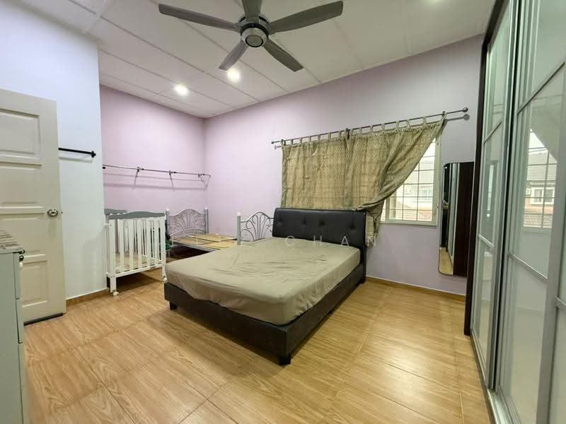 2-storey Terraced House for Sale in Bandar Baru Selayang Fasa 2a (Selayang) - Eliz Chan - Bedroom - PropertyGuru.com.my