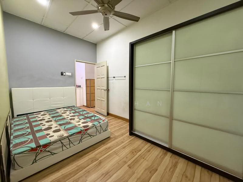 2-storey Terraced House for Sale in Bandar Baru Selayang Fasa 2a (Selayang) - Eliz Chan - Bedroom - PropertyGuru.com.my