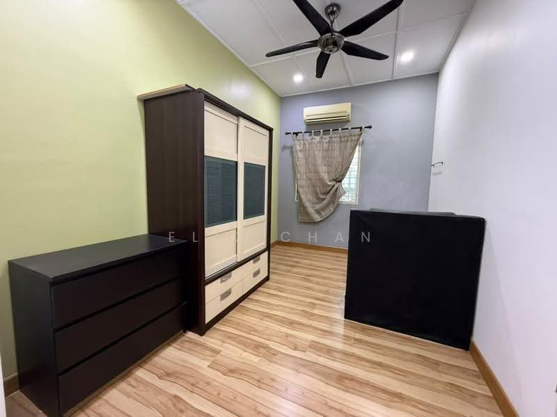 2-storey Terraced House for Sale in Bandar Baru Selayang Fasa 2a (Selayang) - Eliz Chan - Bedroom - PropertyGuru.com.my