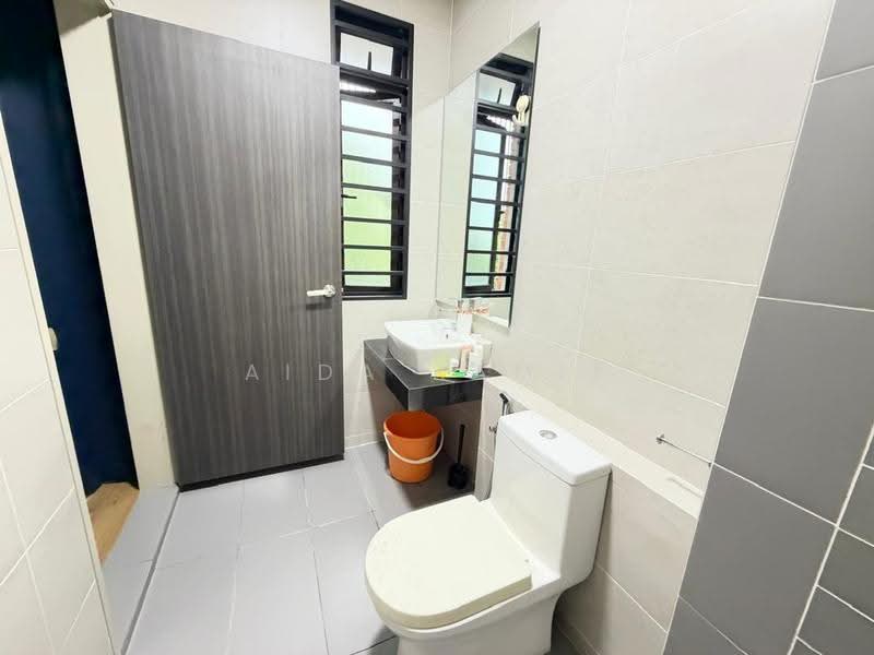 2-storey Terraced House for Rent in Elmina (Shah Alam) - Aida Ramli - Bathroom - PropertyGuru.com.my