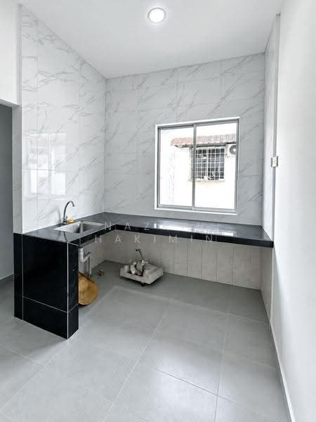 Terraced House for Sale in Rawang (Selangor) - Nazrin Hakimin - Kitchen - PropertyGuru.com.my