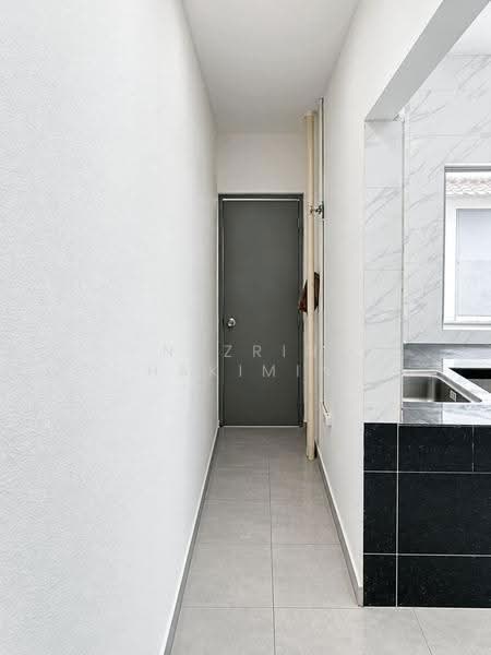 Terraced House for Sale in Rawang (Selangor) - Nazrin Hakimin - Corridor - PropertyGuru.com.my