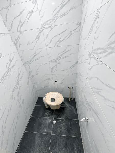 Terraced House for Sale in Rawang (Selangor) - Nazrin Hakimin - Bathroom - PropertyGuru.com.my