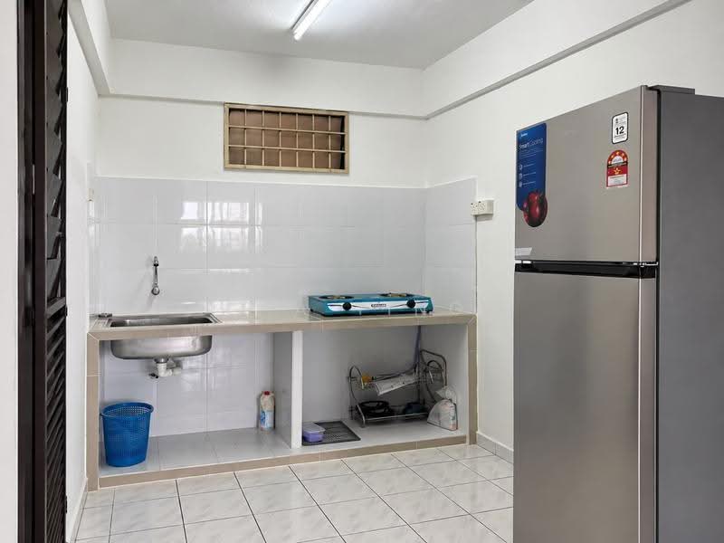 Pangsapuri untuk Disewa di Pangsapuri Ria Apartment C (Ruby Tower) - Jia Ying - Kitchen - PropertyGuru.com.my