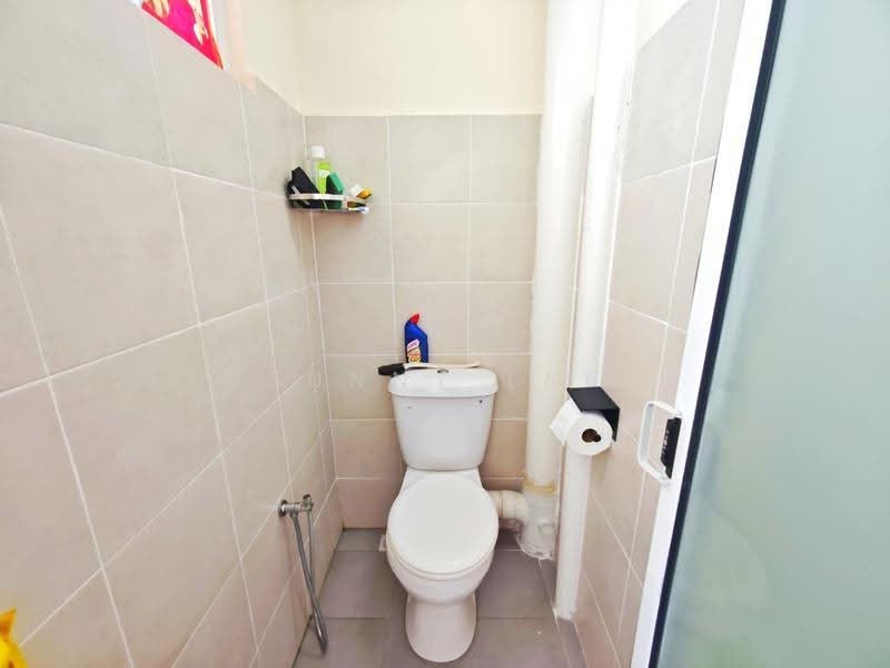 Pangsapuri untuk Dijual di Skyridge Apartment - Sunny Lai - Bathroom - PropertyGuru.com.my