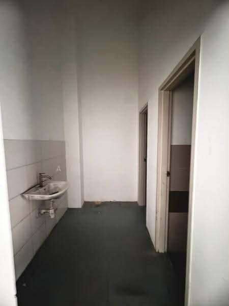 Kedai / Pejabat untuk Disewa di Taman Industri Jaya (Skudai) - Angel Lee - Corridor - PropertyGuru.com.my