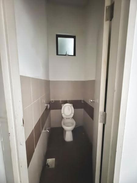 Kedai / Pejabat untuk Disewa di Taman Industri Jaya (Skudai) - Angel Lee - Bathroom - PropertyGuru.com.my