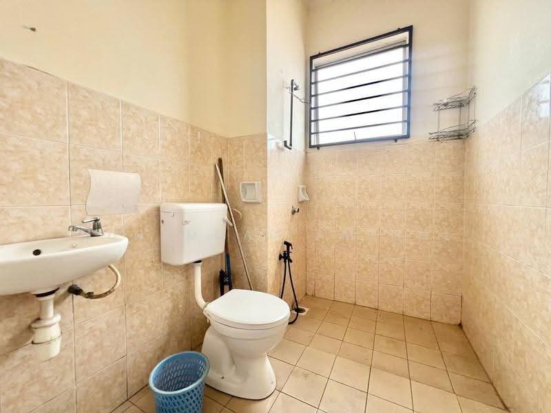Terraced House for Sale in Klang (Selangor) - Muhammad Amerul - Bathroom - PropertyGuru.com.my