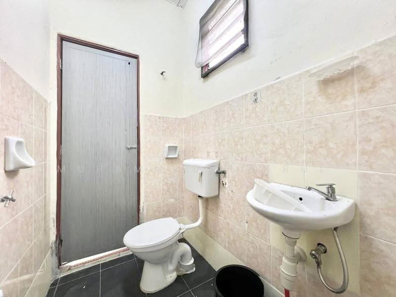 Terraced House for Sale in Klang (Selangor) - Muhammad Amerul - Bathroom - PropertyGuru.com.my