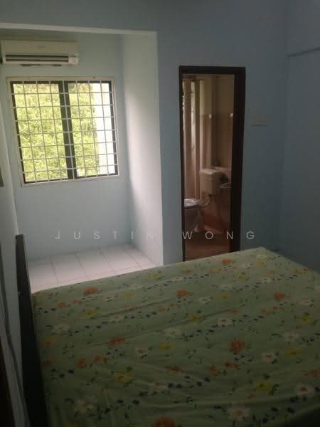 Pangsapuri untuk Disewa di Ixora - Justin Wong - Bedroom - PropertyGuru.com.my