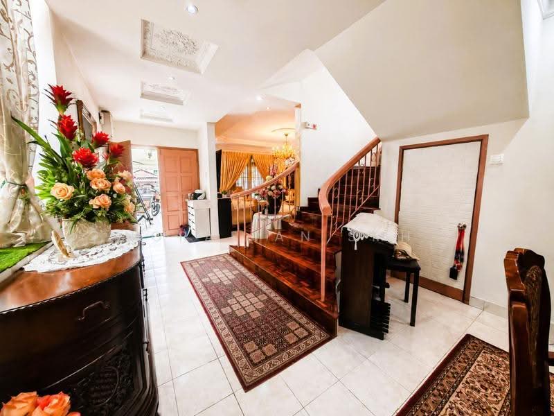 Bungalow House for Sale in Bangi (Selangor) - Norafian SMH - Entrance - PropertyGuru.com.my