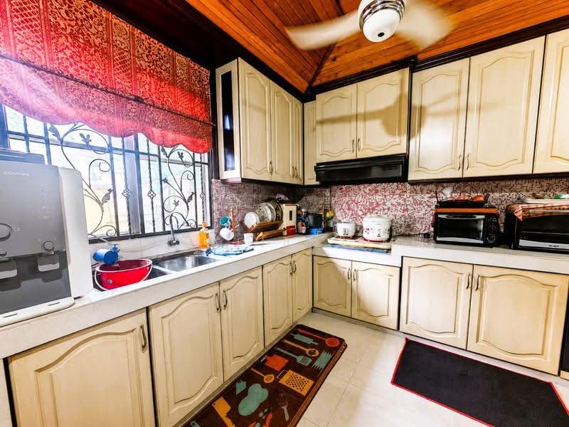 Bungalow House for Sale in Bangi (Selangor) - Norafian SMH - Kitchen - PropertyGuru.com.my