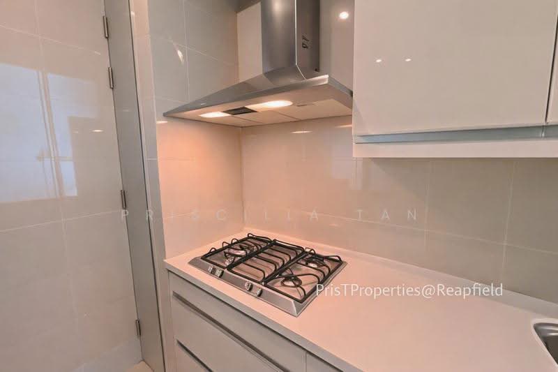 Dry Kitchen 2 - Virtually Staged