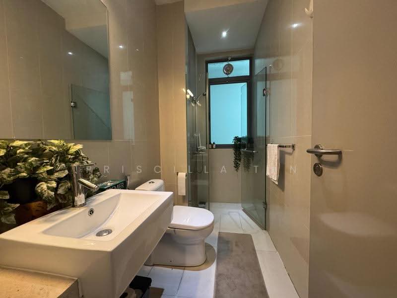 Bathroom 2 - AS IS