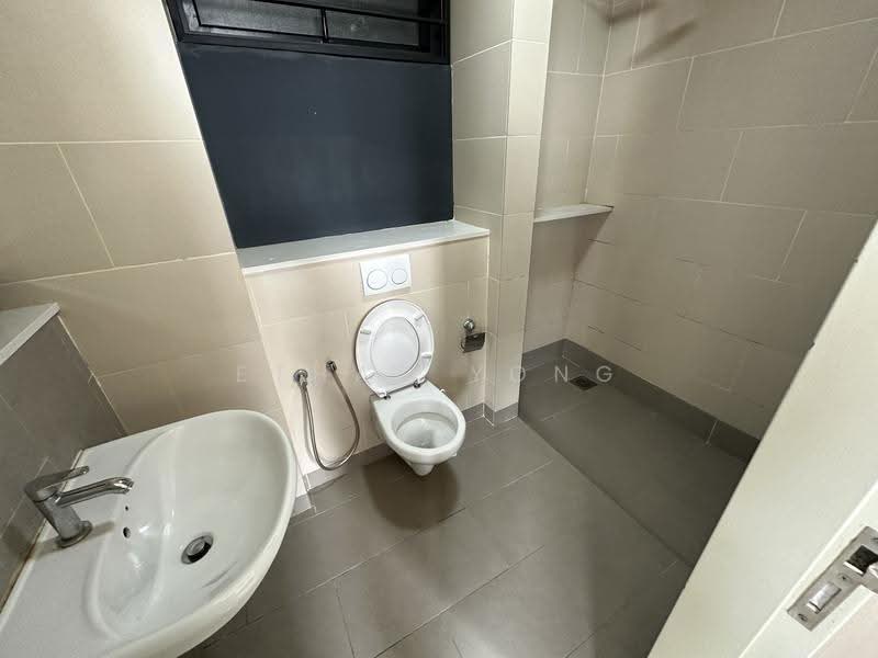Kediaman Servis untuk Disewa di Tamarind Suites - Ethan Yong - Bathroom - PropertyGuru.com.my